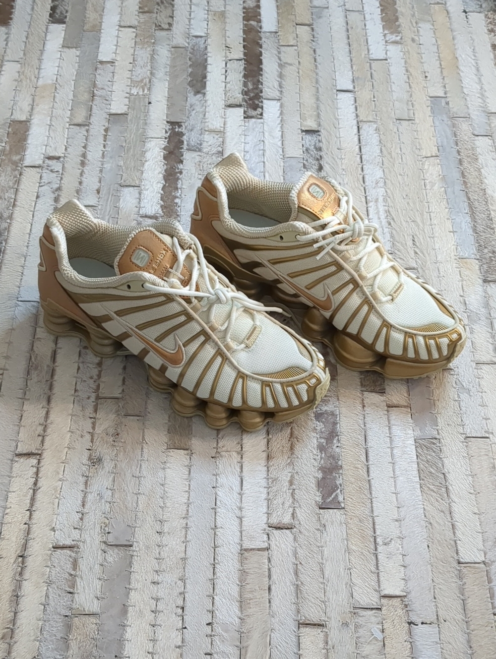Nike Women's 9 Shox TL Coconut Milk Metallic Gold Sneakers New